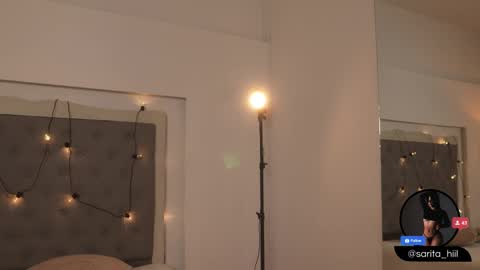       online show from September 19, 2025, 7:47 pm