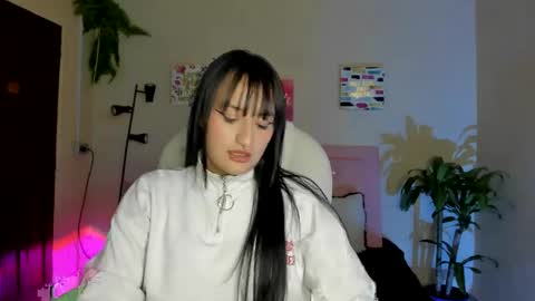 Sarah Ramirez online show from February 17, 2025, 5:43 pm