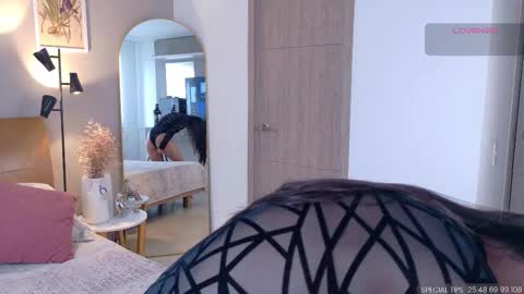 Snapshot of sarah_rayy chatting on November 9, 2025, 5:00 pm sarah_rayy online show from November 9, 2025, 5:00 pm