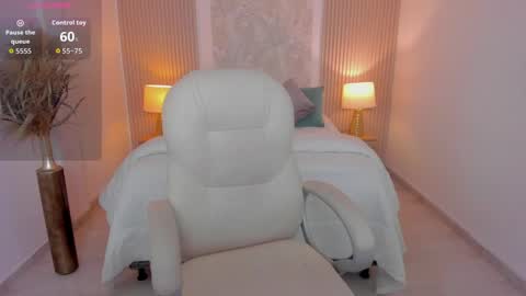 Snapshot of sarah_stonne_ chatting on April 10, 2026, 8:46 pm Sarah online show from April 10, 2026, 8:46 pm