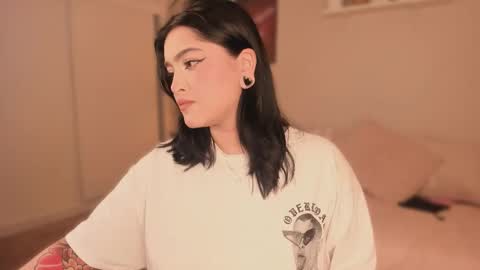   online show from October 24, 2025, 6:10 am