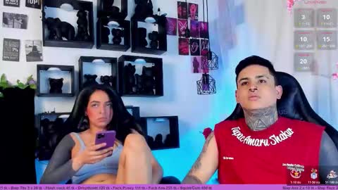 Snapshot of sarahandzack chatting on November 4, 2025, 5:56 pm Sarah Zack online show from November 4, 2025, 5:56 pm