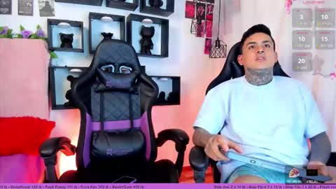 Snapshot of sarahandzack chatting on November 12, 2025, 7:09 am Sarah Zack online show from November 12, 2025, 7:09 am