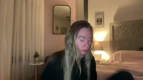 Snapshot of sarahgiroux86 chatting on June 10, 2026, 4:56 am Sarah online show from June 10, 2026, 4:56 am
