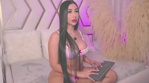 Snapshot of sarahgrey18 chatting on July 22, 2026, 11:57 am Sarah online show from July 22, 2026, 11:57 am