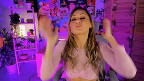 Divine Sarah NONUDE model online show from December 16, 2024, 2:05 pm