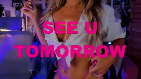 Divine Sarah NONUDE model online show from January 5, 2025, 8:31 pm