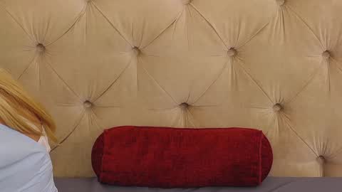 Sarah online show from February 6, 2025, 12:59 pm