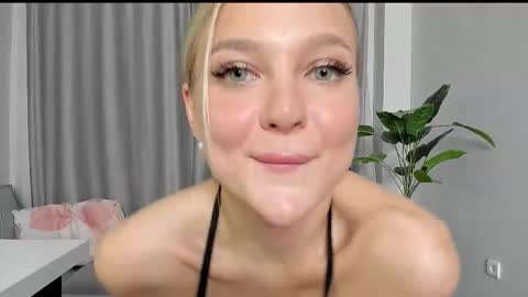 Snapshot of sarahphyllis chatting on September 23, 2025, 7:39 pm sarahphyllis online show from September 23, 2025, 7:39 pm