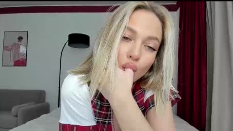 Snapshot of sarahphyllis chatting on October 2, 2025, 7:43 pm sarahphyllis online show from October 2, 2025, 7:43 pm