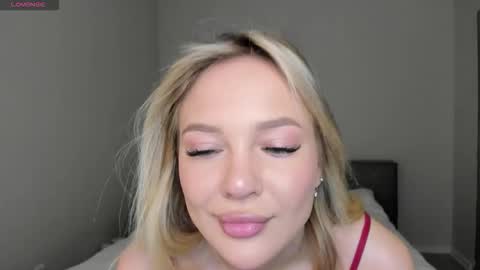 Snapshot of sarahphyllis chatting on November 13, 2025, 9:03 pm sarahphyllis online show from November 13, 2025, 9:03 pm