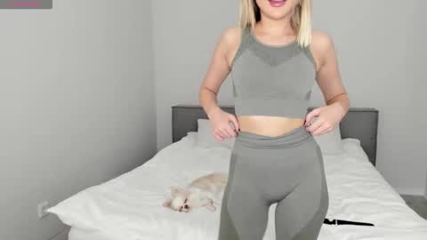 Snapshot of sarahphyllis chatting on November 14, 2025, 5:44 pm sarahphyllis online show from November 14, 2025, 5:44 pm