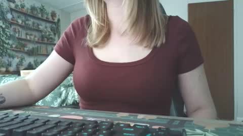 Snapshot of sarahpmummy chatting on May 20, 2026, 8:59 pm Sarah online show from May 20, 2026, 8:59 pm