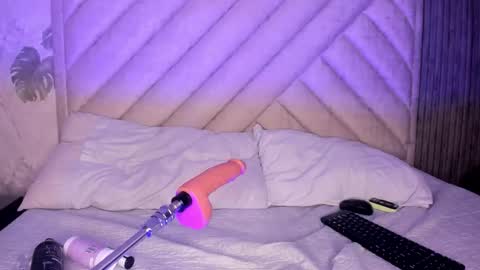 Snapshot of sarahrizof chatting on March 15, 2026, 5:02 am Sara online show from March 15, 2026, 5:02 am