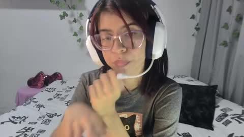 Snapshot of sarahsmitt chatting on June 3, 2026, 8:03 pm Sarah online show from June 3, 2026, 8:03 pm