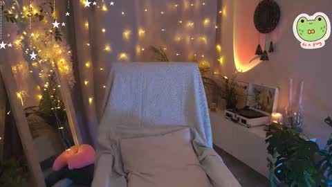 vacation 16-30 of november caucht me in insta online show from September 30, 2025, 6:07 am