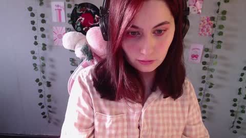 Snapshot of sarakinski chatting on January 22, 2025, 5:05 am Sara online show from January 22, 2025, 5:05 am