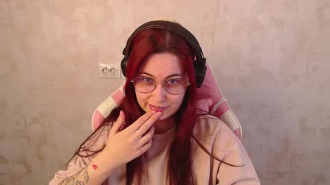 Snapshot of sarakinski chatting on May 5, 2026, 12:35 pm Sara online show from May 5, 2026, 12:35 pm