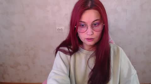Snapshot of sarakinski chatting on May 11, 2026, 8:20 am Sara online show from May 11, 2026, 8:20 am