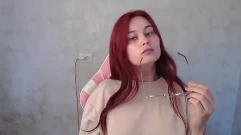 Snapshot of sarakinski chatting on June 10, 2026, 8:24 am Sara online show from June 10, 2026, 8:24 am