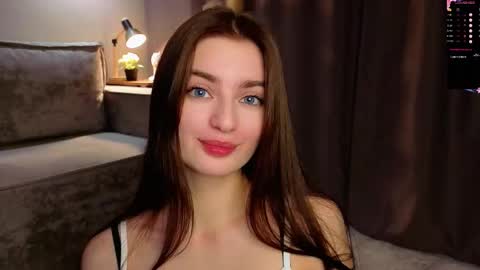 Snapshot of sarakinsly chatting on December 18, 2025, 6:19 am Rosie online show from December 18, 2025, 6:19 am