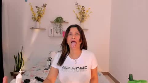 Snapshot of sararamirez43 chatting on December 4, 2025, 12:20 am sararamirez43 online show from December 4, 2025, 12:20 am