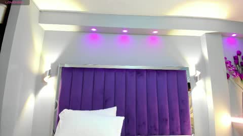 Sara   online show from September 8, 2025, 10:42 pm