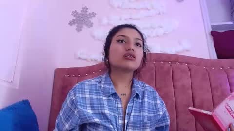 sarastonesx online show from December 13, 2024, 5:38 am