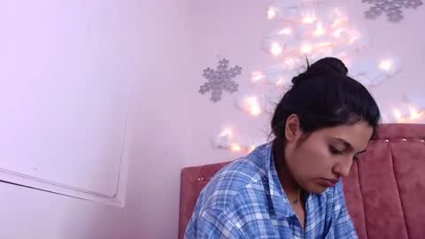 sarastonesx online show from December 13, 2024, 9:24 am