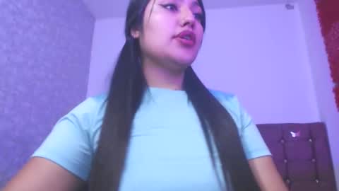 Snapshot of sarastonesx chatting on May 29, 2026, 4:32 am sarastonesx online show from May 29, 2026, 4:32 am