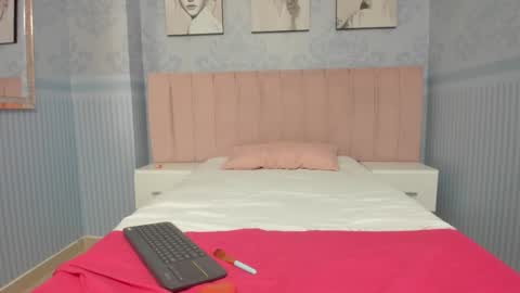 Snapshot of sarasweet18_ chatting on March 6, 2025, 5:00 pm Sara online show from March 6, 2025, 5:00 pm