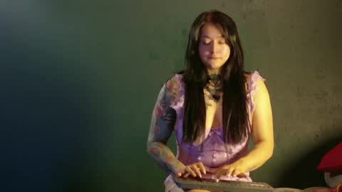 Snapshot of saratrita chatting on May 2, 2026, 12:15 am Sara Herrera online show from May 2, 2026, 12:15 am