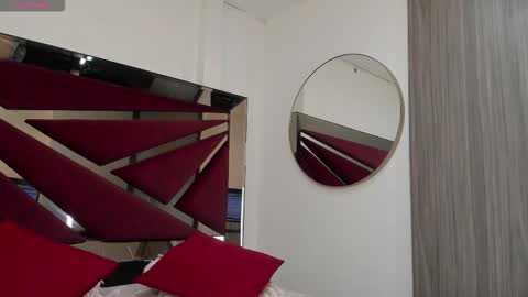 Snapshot of sarawagner_ chatting on November 23, 2025, 12:43 am online show from November 23, 2025, 12:43 am