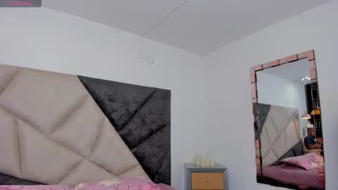 Snapshot of sarawagner_ chatting on December 2, 2025, 11:56 pm online show from December 2, 2025, 11:56 pm