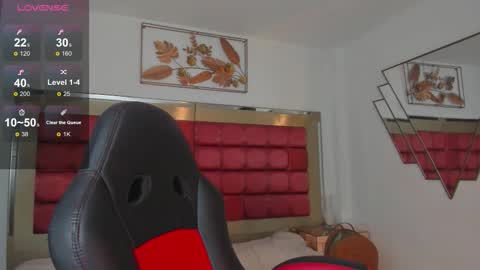 Snapshot of sarawagner_ chatting on December 18, 2025, 12:17 am online show from December 18, 2025, 12:17 am