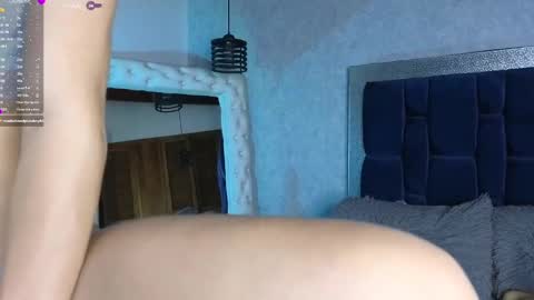 Snapshot of sarawilliamss_ chatting on December 12, 2024, 8:25 am Sara W online show from December 12, 2024, 8:25 am