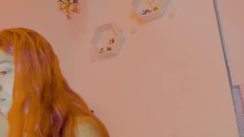 Snapshot of saray2312 chatting on November 12, 2025, 11:25 pm Saray online show from November 12, 2025, 11:25 pm