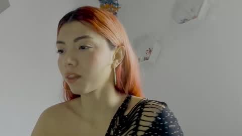 Snapshot of saray2312 chatting on December 1, 2025, 7:41 pm Saray online show from December 1, 2025, 7:41 pm