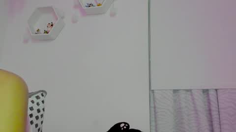 Snapshot of saray2312 chatting on December 4, 2025, 11:24 pm Saray online show from December 4, 2025, 11:24 pm