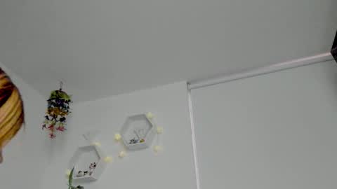 Saray  online show from January 16, 2026, 11:31 pm