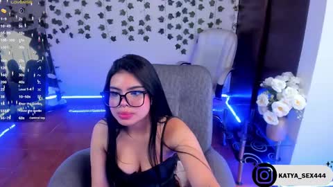 saray__jones online show from January 6, 2025, 1:52 pm
