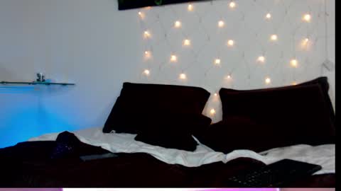 saray__jones online show from February 12, 2025, 6:19 pm