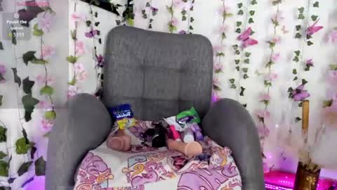 Snapshot of saray__jones chatting on July 25, 2026, 7:22 pm saray__jones online show from July 25, 2026, 7:22 pm