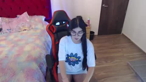 Snapshot of saray_honey1 chatting on April 26, 2026, 8:39 pm saray online show from April 26, 2026, 8:39 pm