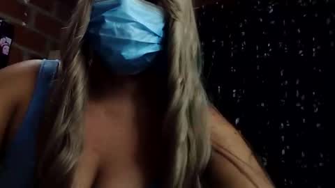 saray_mixx online show from October 25, 2025, 3:36 am