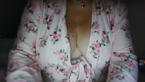 Snapshot of saretta46 chatting on October 6, 2025, 12:41 am Sara online show from October 6, 2025, 12:41 am