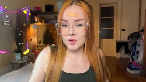 Snapshot of sargonium909 chatting on October 25, 2025, 4:46 pm Veronika online show from October 25, 2025, 4:46 pm