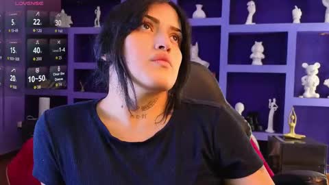 Sari  online show from October 9, 2025, 9:24 pm