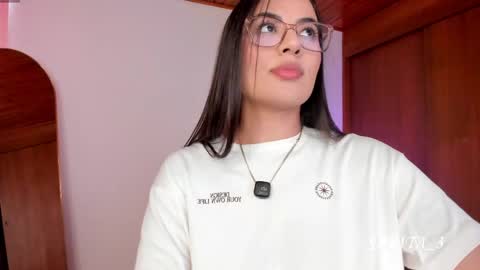 Sarita Lozano online show from April 14, 2026, 10:49 pm