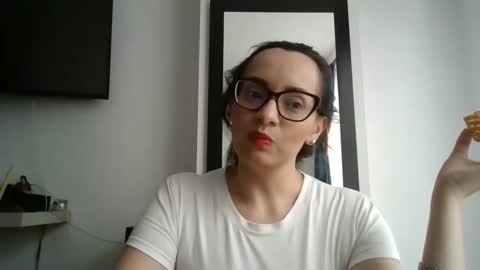 sarita_start online show from September 23, 2025, 6:22 pm